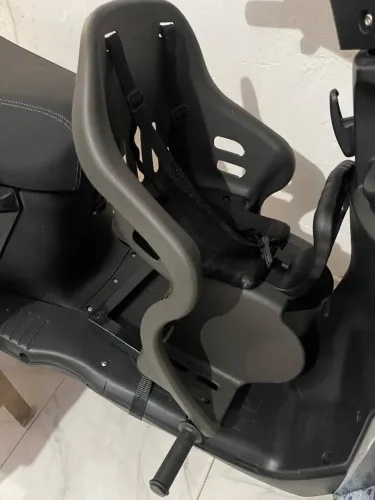 Cadeirinha de bebê para moto elétrica