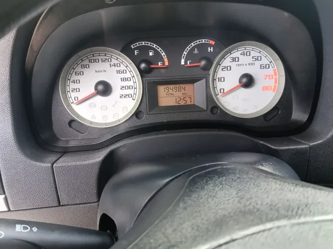 Fiat Idea ELX 1.4 MPI Fire Flex 8V 5P 2009