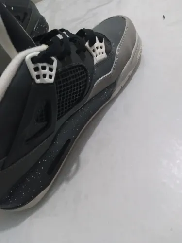 Tênis Air Jordan 4 Retro,seminovo.preco dele 1.800 na loja
