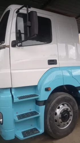 Funilaria e Pintura de Caminhões e Autos 