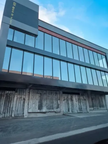 Prédio Novo para alugar com 400m² com 3 andares na Av. J, Alvorada - Manaus - AM
