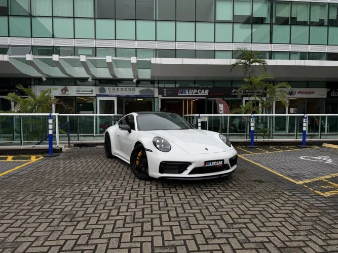 Porsche 911 Carrera 3.0 24V H6 PDK 2024