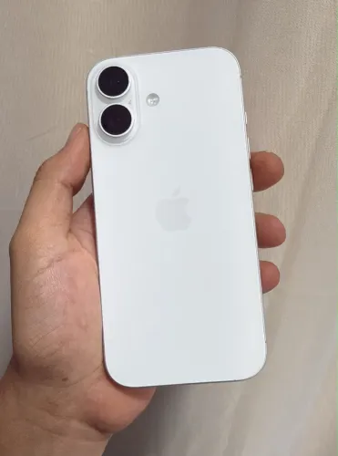 iPhone 17