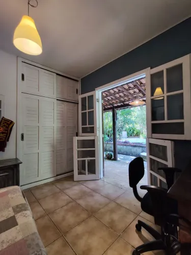 Lindo quarto para alugar em sítio próximo ao centro. 