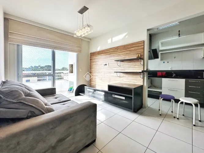 Apartamento mobiliado com 2 dormitórios em condomínio completo em Canasvieiras!