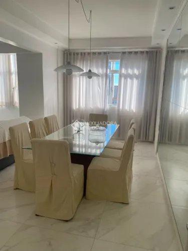 Amplo apartamento no Centro de Caxias do Sul com 114 m² privativos.