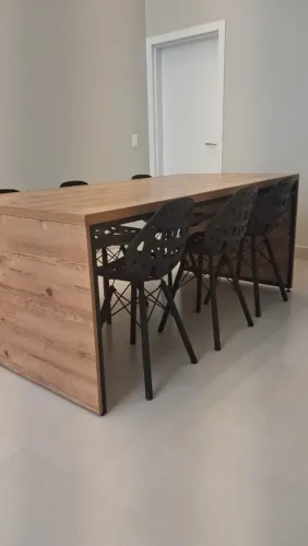 Mesa de Jantar de Marcenaria 2,00 x 1,00 m | Para 6 Cadeiras | Alto Padrão