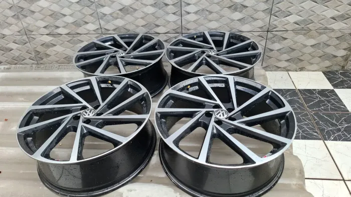 Rodas Aro 20' VOLCANO modelo R-seven