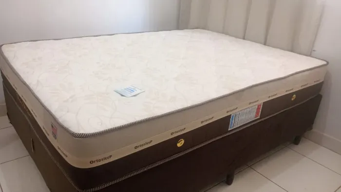 Cama box casal R$899,00