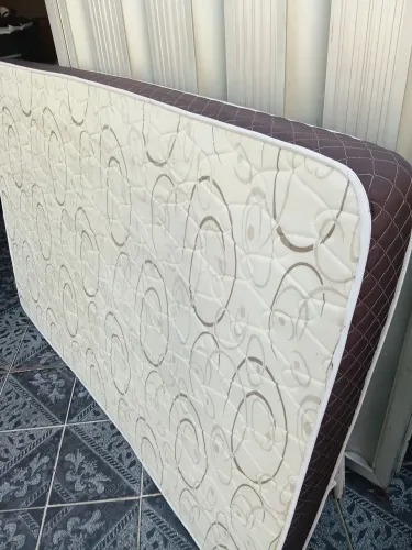 Colchão solteirão seminovo 