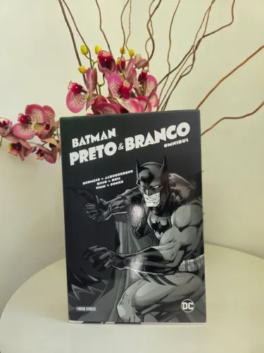 LIVRO BATMAN OMNIBUS