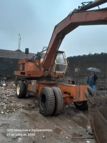Escavadeira Case Poclain 1980 LC80 de Pneus