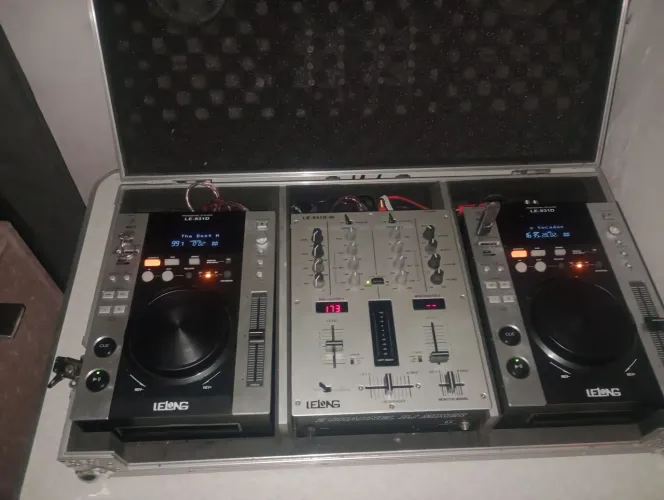 Um par cdj mais mix DJ mais queise funcionando perfeitamenter
