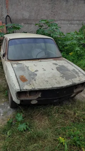 Brasília 1980 precisando fazer lanternagem forro de banco, mas o motor está super perfeito