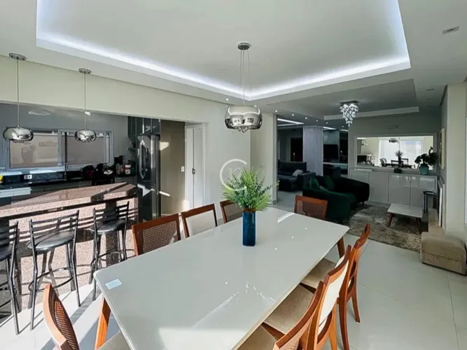 Sobrado com 4 dormitórios à venda, 265 m² por R$ 2.550.000,00 - Urbanova - São José dos Ca