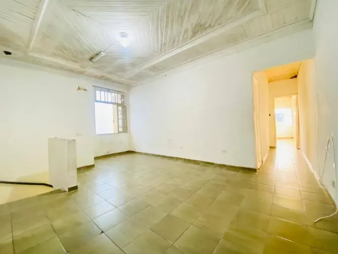 Aluga Casa sobreposta alta 3 quartos no Gonzaga em Santos