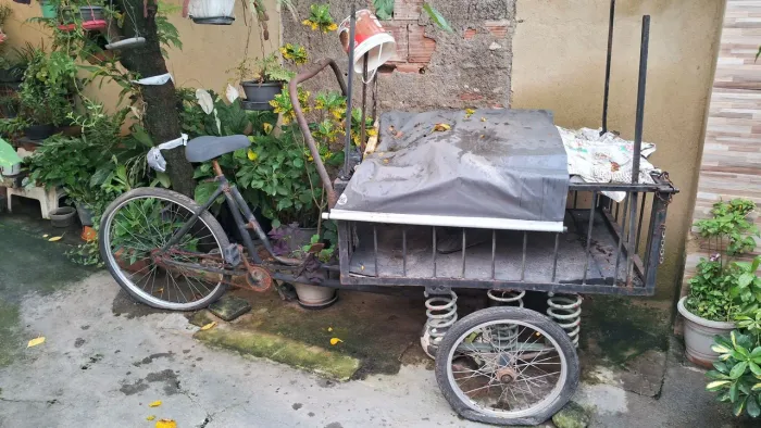 Triciclo de carga usado