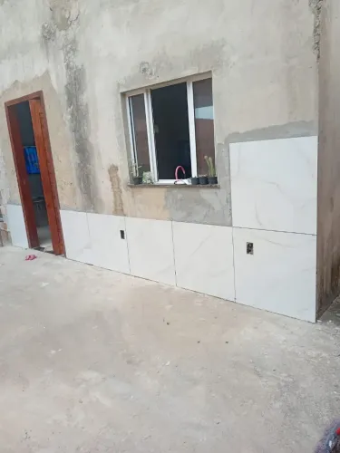 Pedreiro chama