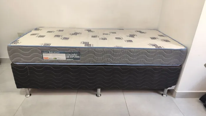 Cama box com colchão marca Ortobom D33