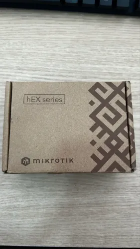 Roteador MikroTik RouterBOARD RB750Gr3 hEX