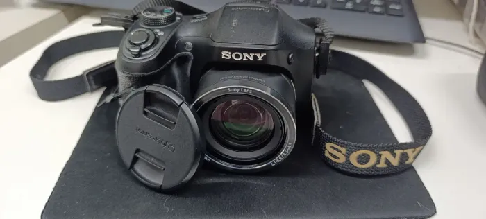 Câmera Sony Cyber-Shot DSC-H100