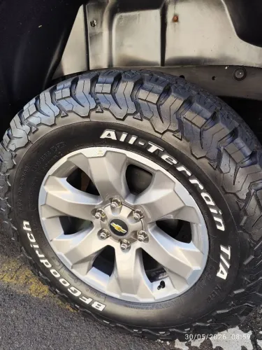 Pneus BF + kit elevação S10 