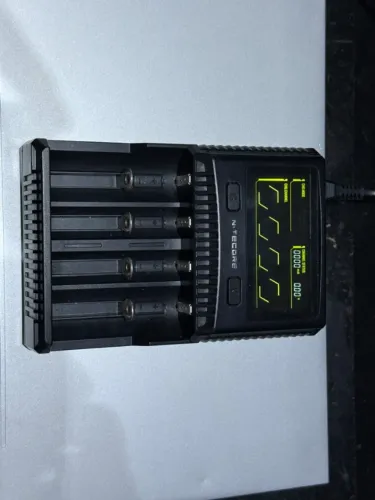 Carregador Nitecore SC4