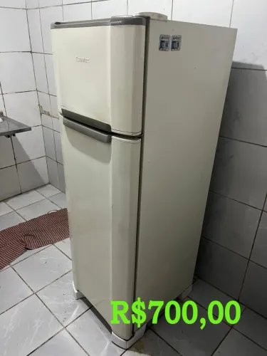 Geladeira Esmaltec