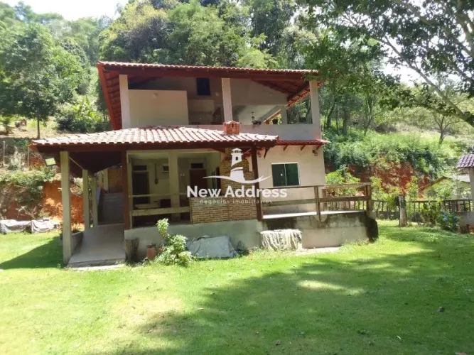 Aceita Troca por Imóvel na Grande Vitória. Sítio à Venda com 4 Hectares e Casa Duplex em M