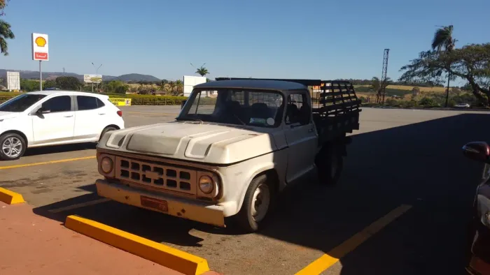 Chevrolet C-10 2.5/4.1 1976