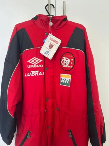 AGASALHO OFICIAL UMBRO CR FLAMENGO ANOS 90
