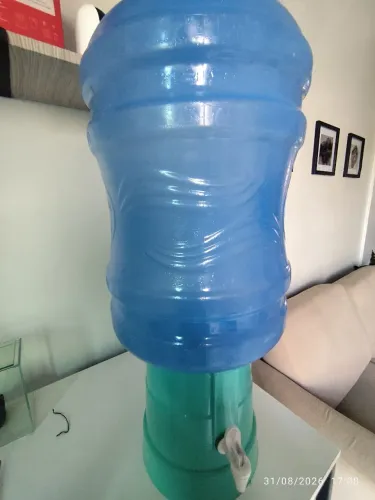 Garrafão com suporte