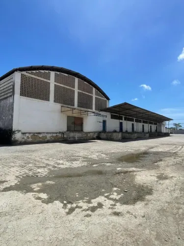 ÁREA COM GALPÃO PARA LOCAÇÃO EXCELENTE LOCALIZAÇÃO!