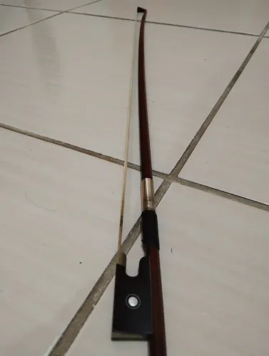 Vendo arco para violino ou viola