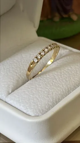 Aparador de Alianças Ouro 18k com Pedras Zirconia