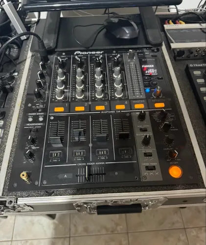 DJM 700 Pioneer