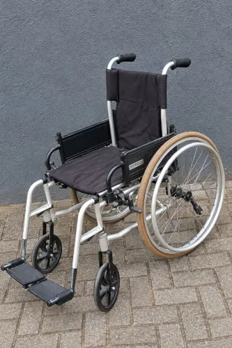 Cadeira de rodas em aluminio