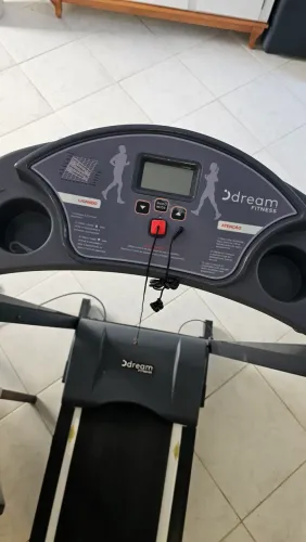 Vendo esteira ergométrica Dream dr1600 cor preto