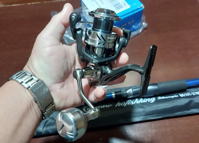 Conjunto de pesca NOVO vara e molinete