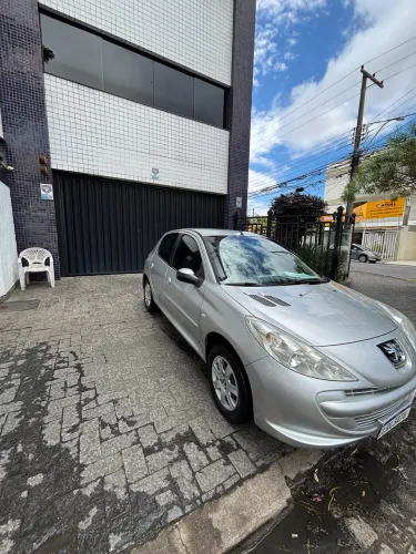 Peugeot 207 XR 1.4 Flex 8V 5P 2011