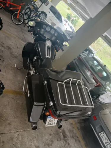 Moto impecável