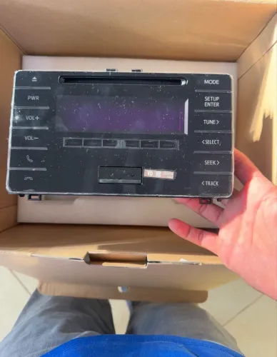 Rádio original Toyota fabricado pela Pioneer, modelo DEH-8178ZT 