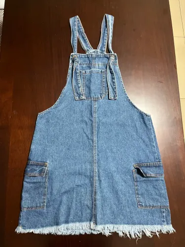 Vestido estilo macacão