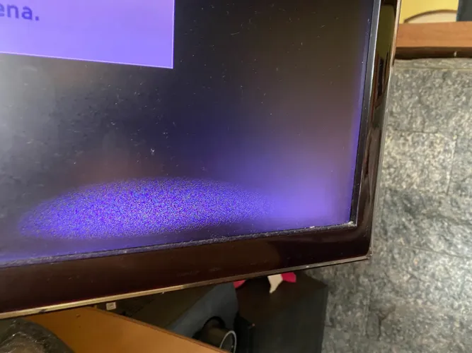 Tv Monitor 27 polegadas Samsung TA550 c/ detalhe
