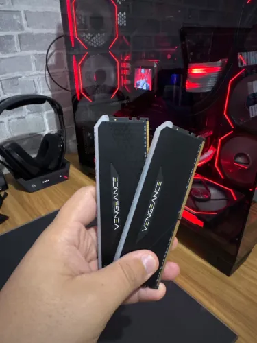 Memória RAM Corsair 2x16GB