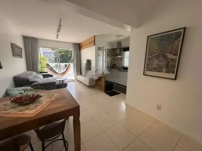 Cobertura com 2 Quartos e 2 banheiros para Alugar