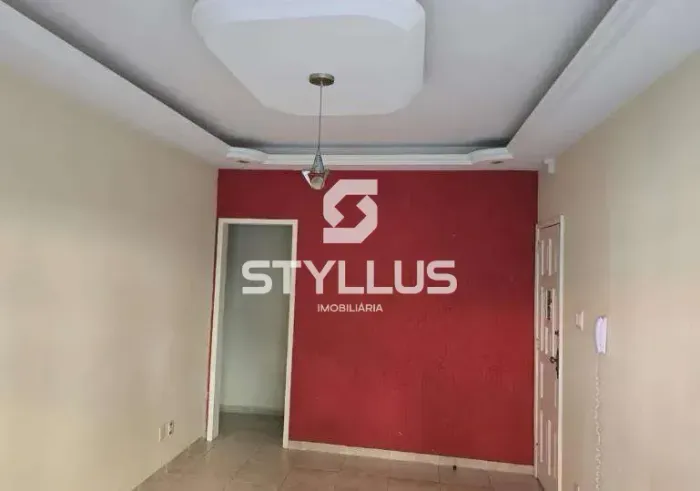 Casa de Vila com 2 Quartos (1 Suíte) e Vaga em Condomínio Fechado no Méier! RO01X