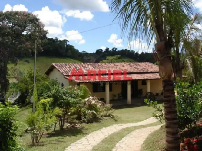 Chácara próxima a represa
