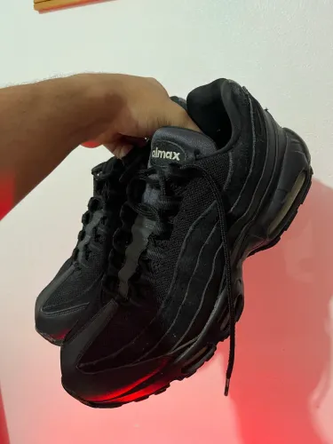 Nike Air Max 95 - Triple Black