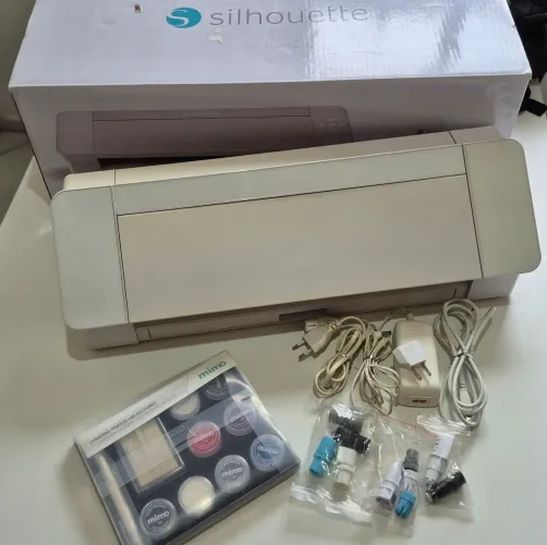 Silhouette Cameo 4